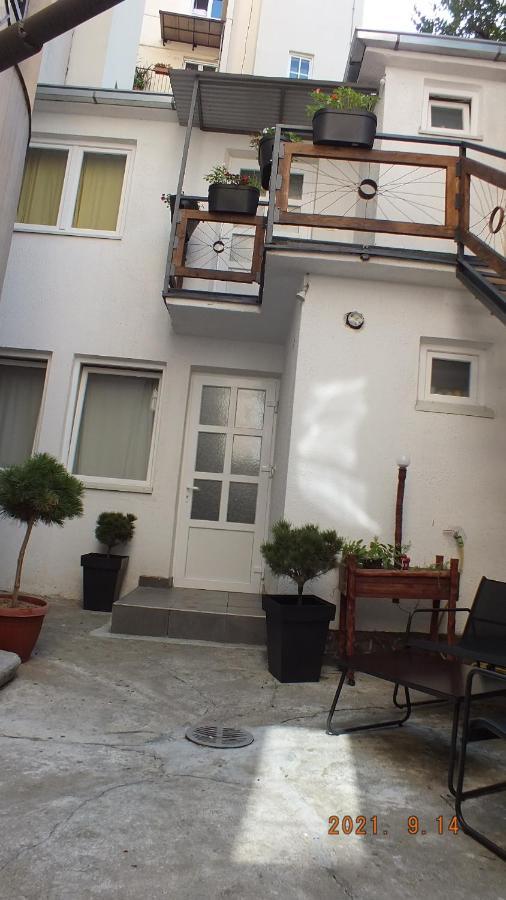 Little L Apartments Dorcol Beograd Bagian luar foto